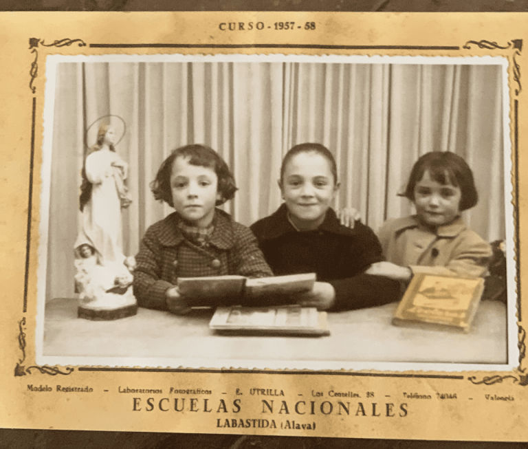 Pueblos de Álava, de abuelas a nietas y nietos. Labastida.
Álbum familiar de Eulalia Oribe