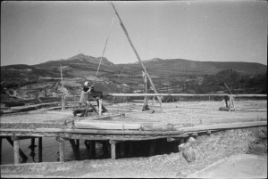 Pueblos Pueblos de Álava - de abuelas a nietos. Añana, 1943. E. Guinea. Fotografía cedida por la Fundación Valle Salado