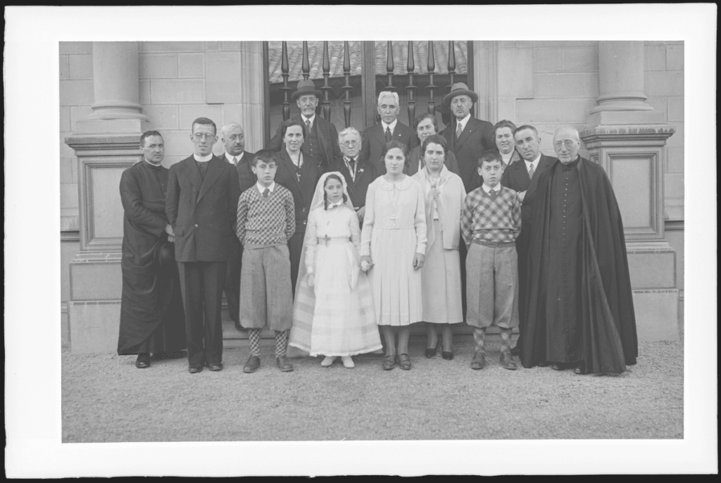 Pueblos de Álava, de abuelas a nietas y nietos. Asparrena