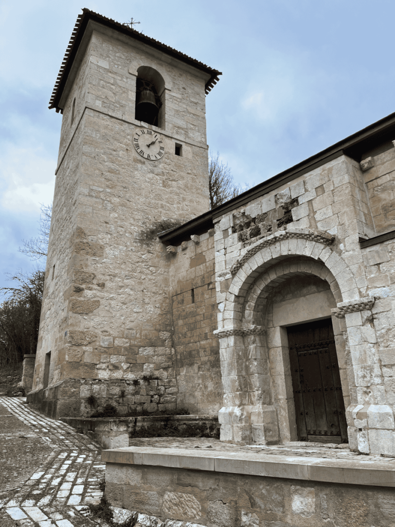 Pueblos de Álava, de abuelas a nietas y nietos. Valdegovía