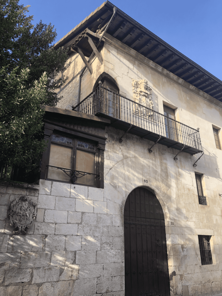 Pueblos de Álava, de abuelas a nietas y nietos - Agurain