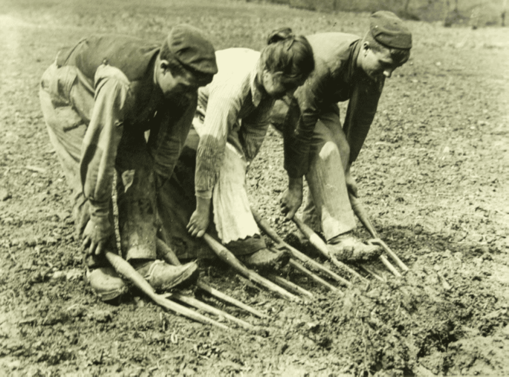Pueblos de Álava, de abuelas a nietas y nietos. Foto cedida por el Museo Etnográfico de Artziniega