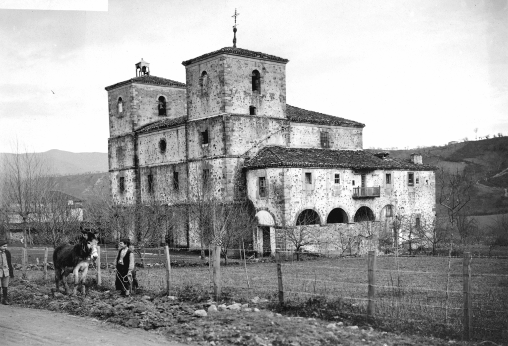 Pueblos de Álava, de abuelas a nietas y nietos. Okondo