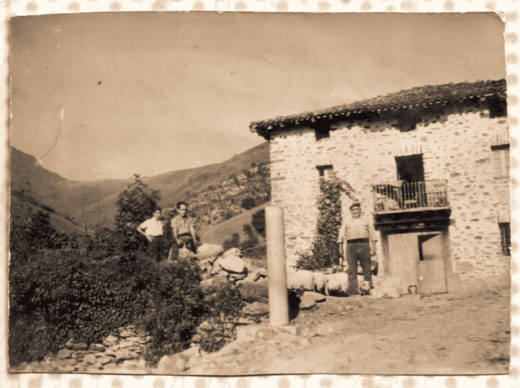 Pueblos de Álava, de abuelas a nietas y nietos. Okondo