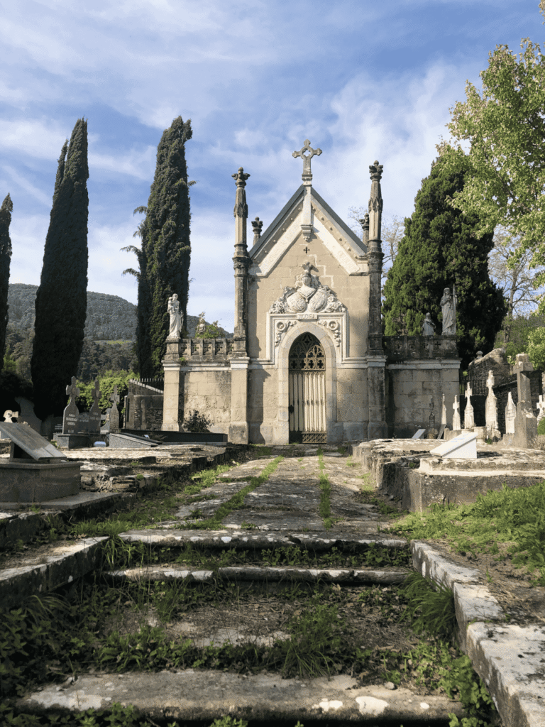 Pueblos de Álava, de abuelas a nietas y nietos. Ayala.