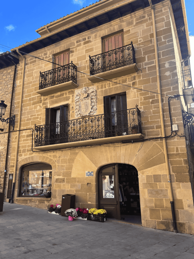 Pueblos de Álava, de abuelas a nietas y nietos. Elciego.